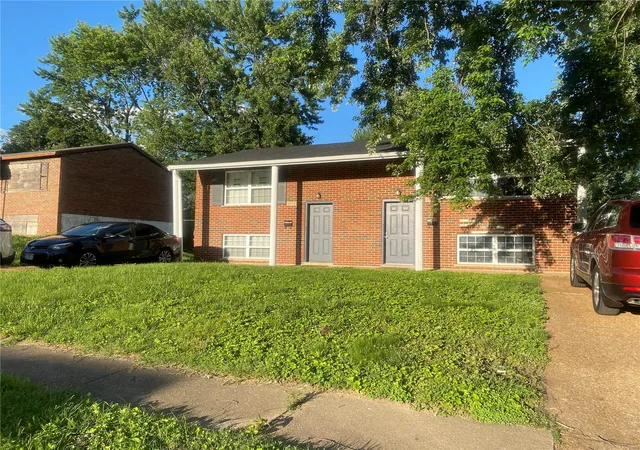 4084-esseldale-dr-and-4086-st-ann-mo-63074/hzid_ff1d692c