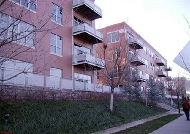 6340-clayton-rd-105-richmond-heights-mo-63117/hzid_cfb162d8