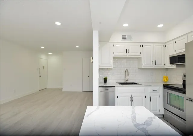 1680-herault-pl-f-saint-louis-mo-63125/hzid_5fa1bdcf