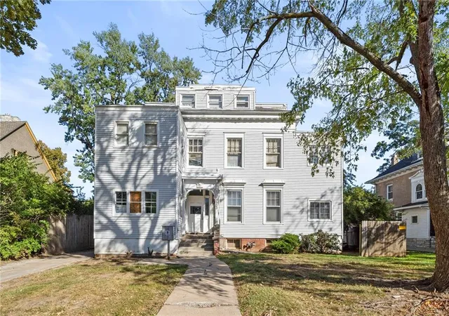3933-warwick-blvd-kansas-city-mo-64111/hzid_6e643e1b