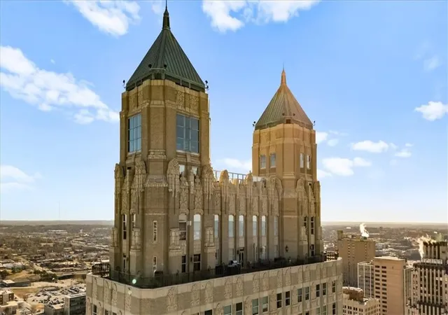 909-walnut-st-3200-kansas-city-mo-64106/hzid_412b21cd