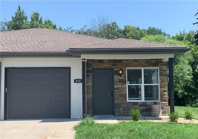 810-riffle-dr-pleasant-hill-mo-64080/hzid_ccff6363
