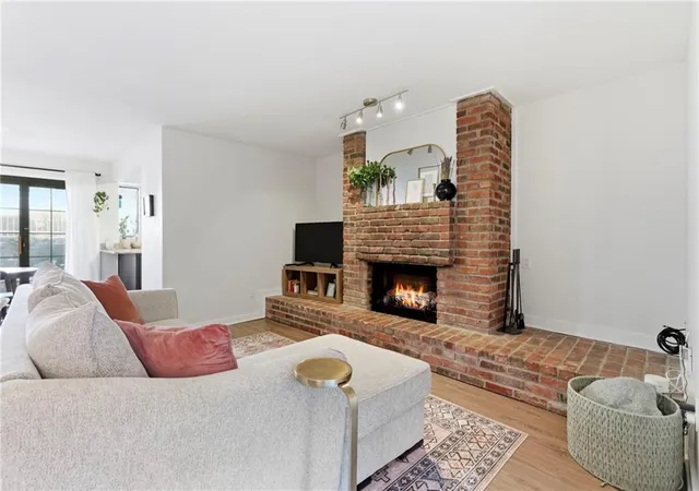4056-warwick-blvd-7-kansas-city-mo-64111/hzid_11178fe9