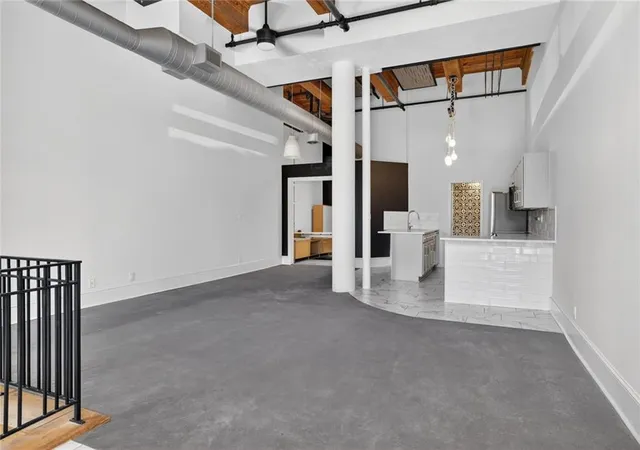 609-central-st-1104-kansas-city-mo-64105/hzid_c9c80128