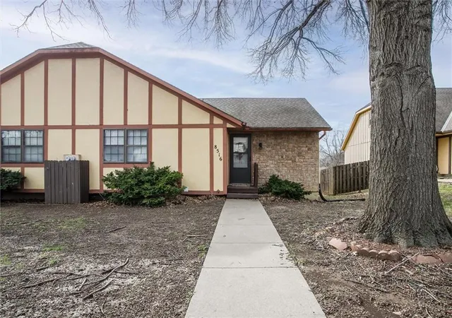 8516-ditzler-ave-raytown-mo-64138/hzid_0da17cb7