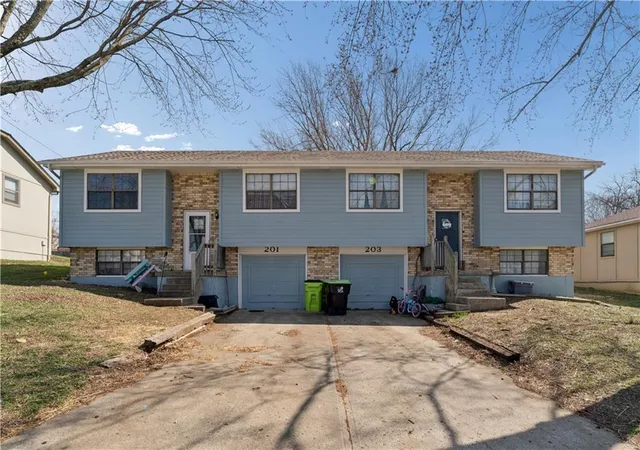 201-203-brookridge-dr-harrisonville-mo-64701/hzid_5de2f7ef