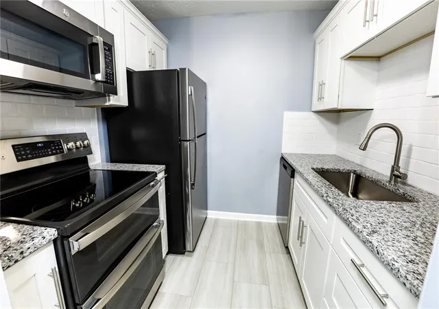 4518-holly-st-37-kansas-city-mo-64111/hzid_674cea47