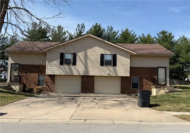 2401-sw-2403-6th-st-blue-springs-mo-64014/hzid_5564c3fb