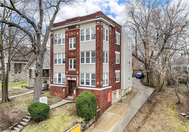 4226-locust-st-kansas-city-mo-64110/hzid_f79dcead