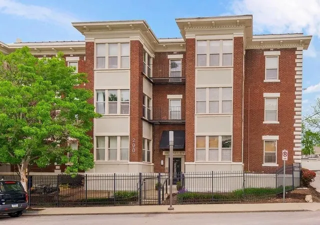200-e-43rd-st-306-kansas-city-mo-64111/hzid_3bd1cd78
