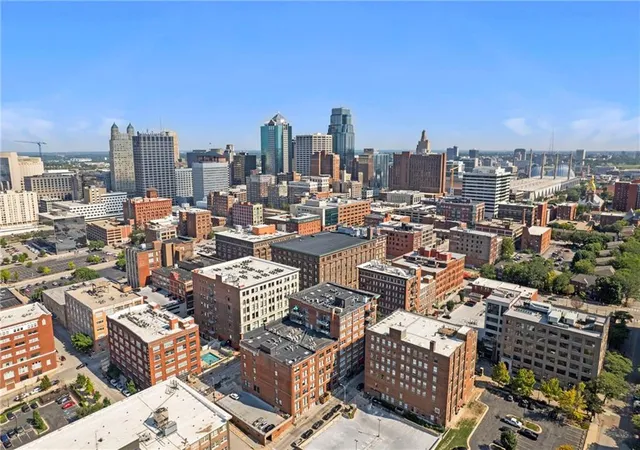 308-w-8th-st-302-kansas-city-mo-64105/hzid_6e71c82e