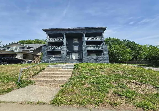 3300-e-linwood-blvd-kansas-city-mo-64128/hzid_7f25a12c