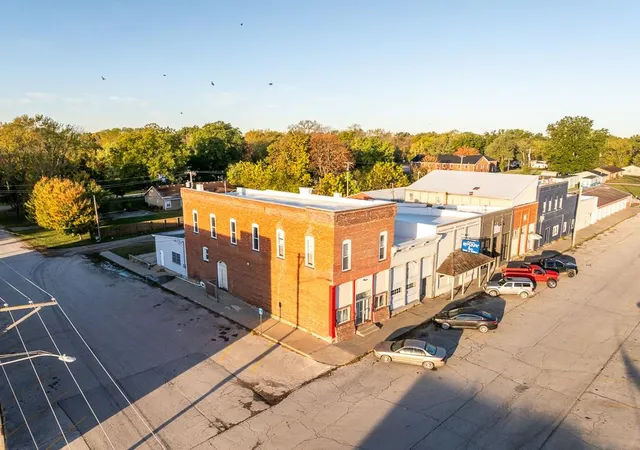 221-main-st-garden-city-mo-64747/hzid_79ae5010