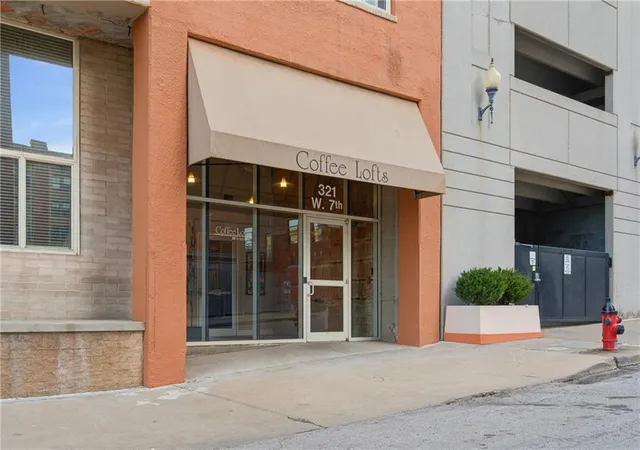 321-w-7th-st-402-kansas-city-mo-64105/hzid_837d5785