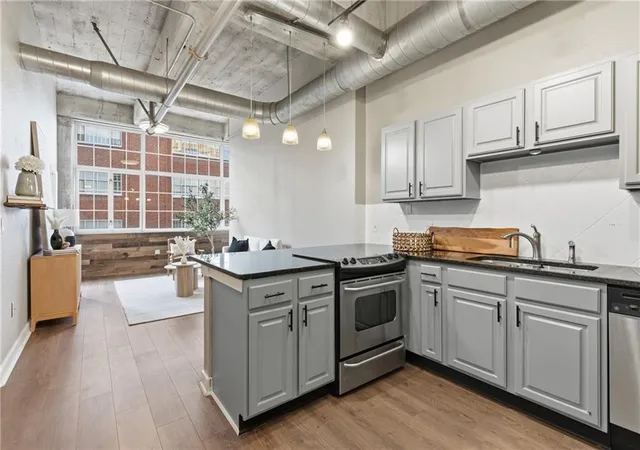 321-w-7th-street-402-kansas-city-mo-64105/hzid_853e5fab