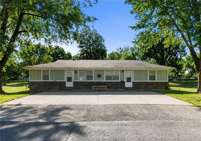 143-se-411-road-warrensburg-mo-64093/hzid_433a8e5c