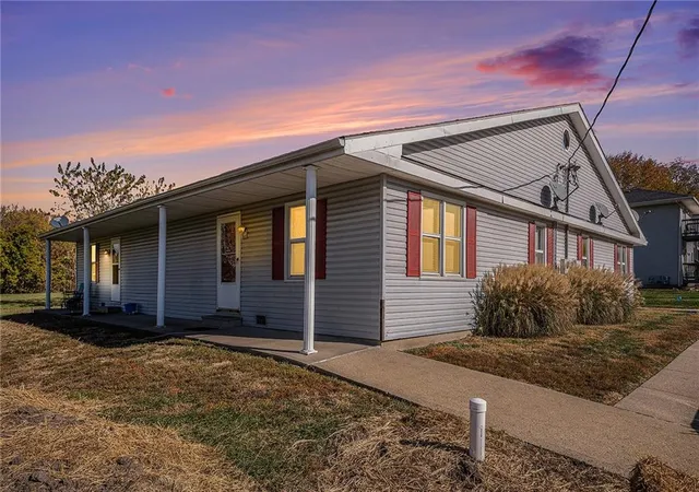 1100-colonial-dr-lathrop-mo-64465/hzid_e1035557