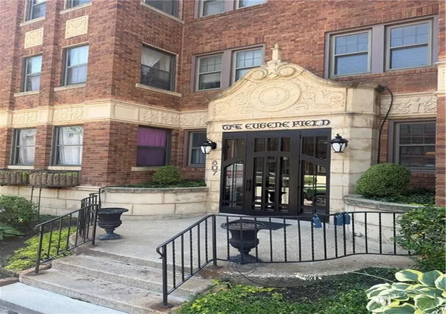 807-w-48th-st-304-kansas-city-mo-64112/hzid_fe46d112