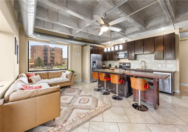 2940-baltimore-ave-1201-kansas-city-mo-64108/hzid_7489b482