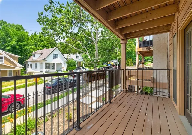 4727-jarboe-st-104-kansas-city-mo-64112/hzid_9b5bfb75
