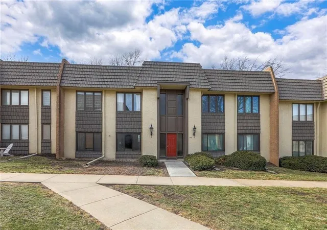 468-w-104th-street-a-kansas-city-mo-64114/hzid_d236ca13