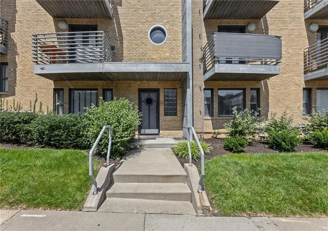 4528-n-broadway-blvd-1n-kansas-city-mo-64111/hzid_3c2cc5f7