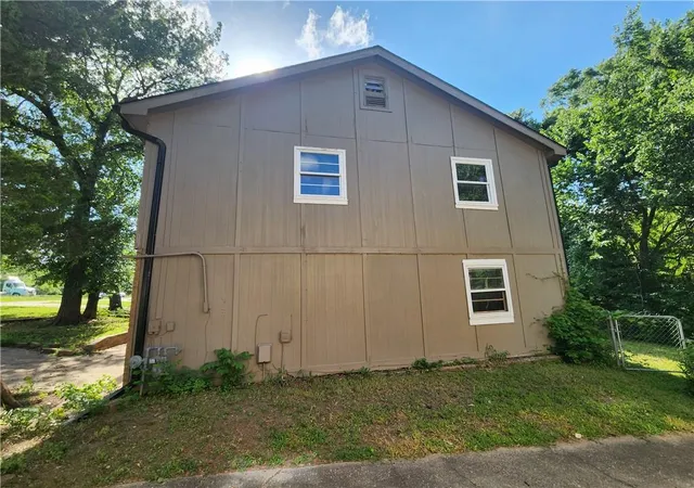 3906-e-123-terrace-grandview-mo-64030/hzid_03ccad7f