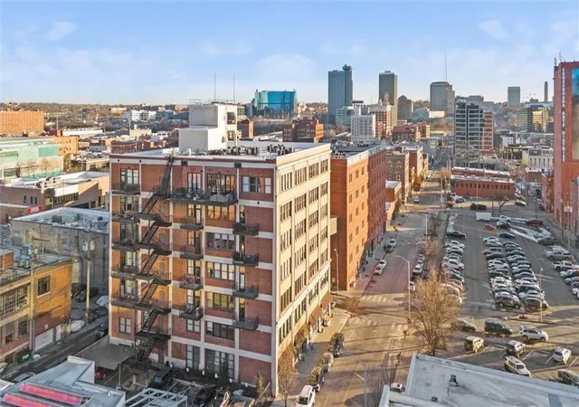 1535-walnut-st-306-kansas-city-mo-64108/hzid_b28cf644