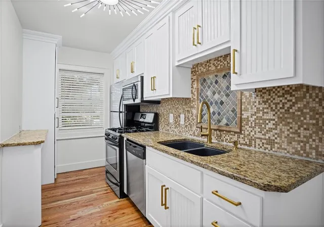 1207-w-45th-street-3e-kansas-city-mo-64111/hzid_a7e0f6d7