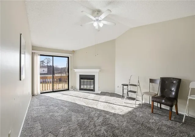 8139-holmes-rd-202-kansas-city-mo-64131/hzid_d53d50f5