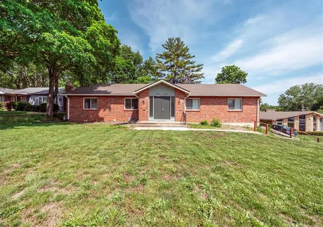 8021-holmes-rd-kansas-city-mo-64131/hzid_0fab4a03