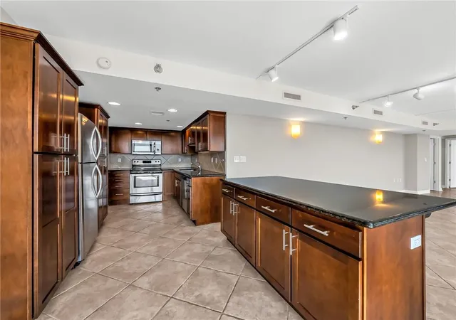 600-admiral-blvd-602-kansas-city-mo-64106/hzid_b1b350c1