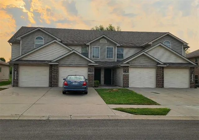 12325-12327-12335-12337-nw-fox-crk-dr-platte-city-mo-64079/hzid_9072e1c2