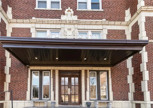 323-emanuel-cleaver-ii-blvd-8c-kansas-city-mo-64112/hzid_c518721b