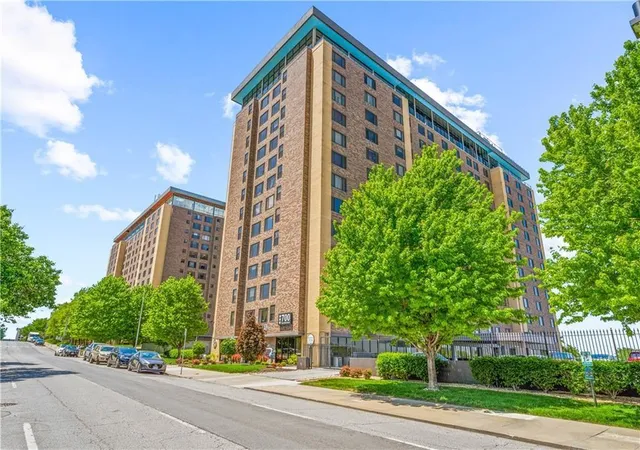 700-e-8th-400-500-st-kansas-city-mo-64106/hzid_c25470c4