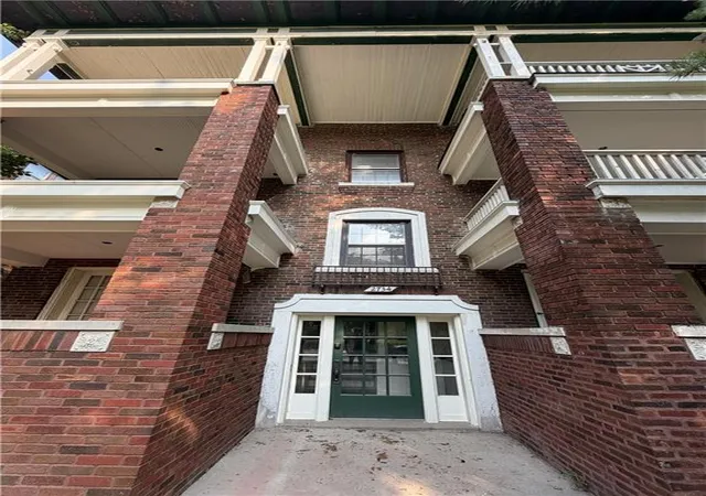 2734-charlotte-st-kansas-city-mo-64109/hzid_27190cb7