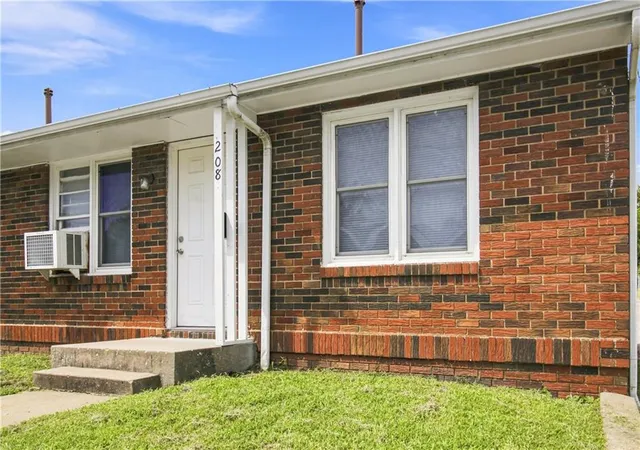 208-210-s-maguire-st-warrensburg-mo-64093/hzid_7baae177