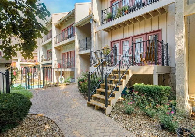 1111-w-46th-st-53-kansas-city-mo-64112/hzid_9baa2c15