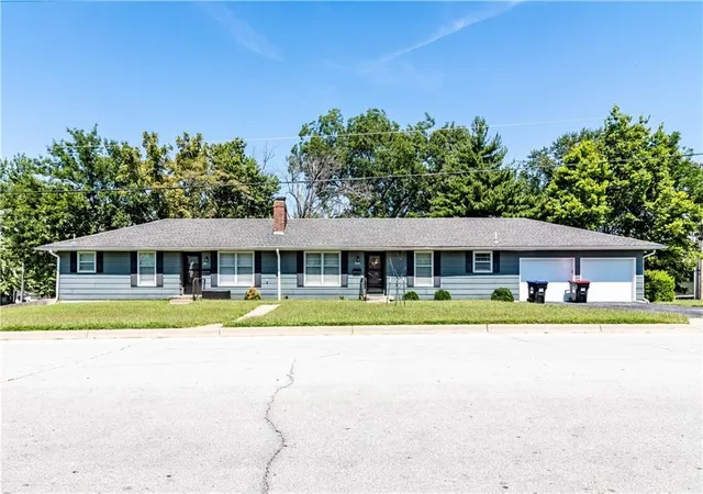201-203-e-russell-ave-warrensburg-mo-64093/hzid_7d2121db