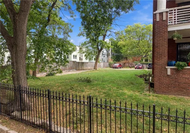 3813-central-st-kansas-city-mo-64111/hzid_e1b74715