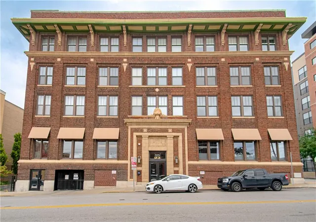 523-grand-blvd-1d-kansas-city-mo-64106/hzid_c3dd4d0e