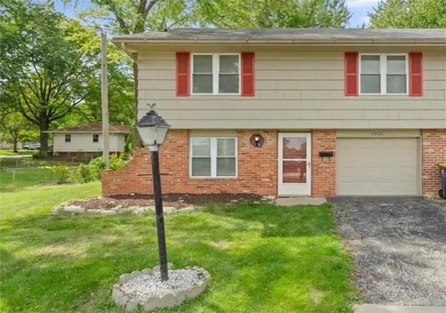 8822-james-a-reed-rd-kansas-city-mo-64138/hzid_b4accdd1