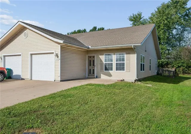 729-meadow-ln-b-peculiar-mo-64078/hzid_37ed5d68