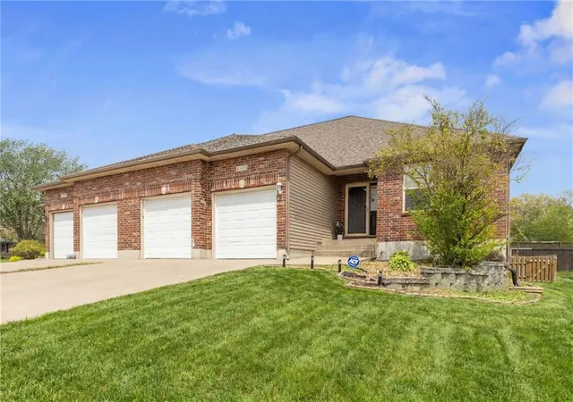 1803-villa-dr-warrensburg-mo-64093/hzid_877d6e25