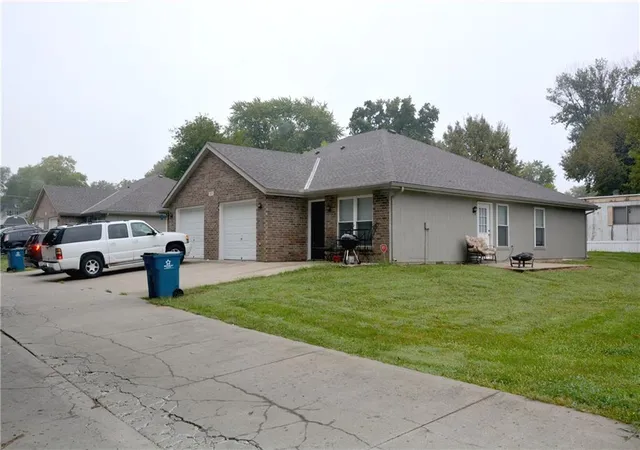 305-07-09-mason-st-e-odessa-mo-64076/hzid_2f298e0c