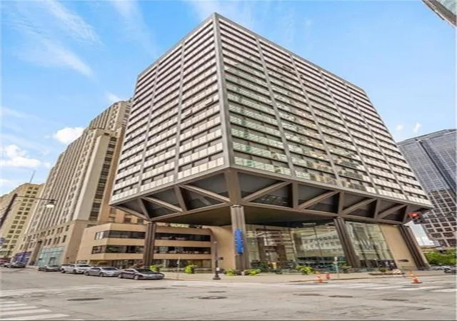 1101-walnut-st-602-kansas-city-mo-64106/hzid_b5d4661e