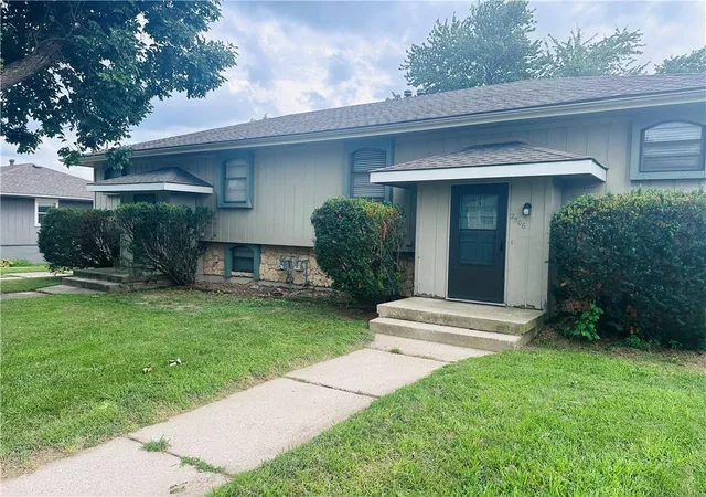 2504-sw-jackson-st-blue-springs-mo-64015/hzid_87a3da3d