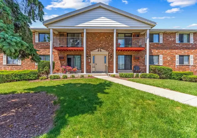 6440-w-howard-avenue-avenue-103-milwaukee-wi-53220/hzid_f7ea84ba