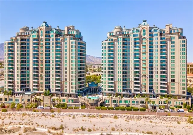 9101-alta-dr-18-las-vegas-nv-89145/hzid_1050e2c2