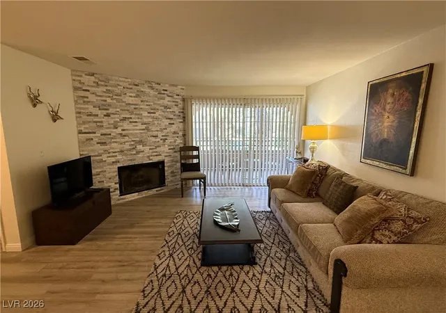 2200-s-fort-apache-rd-2172-las-vegas-nv-89117/hzid_1af403c5
